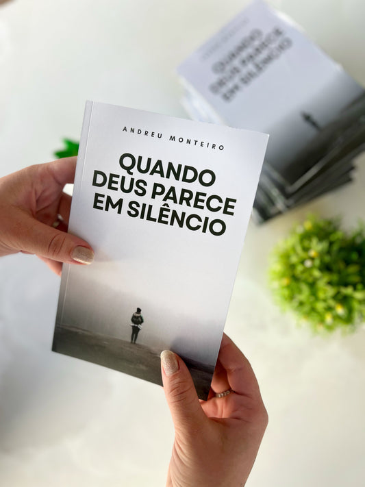 Livro Quando Deus parece em silêncio
