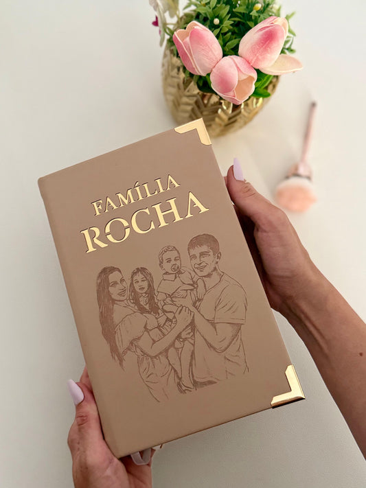 Bíblia Courino Nude Foto da Família