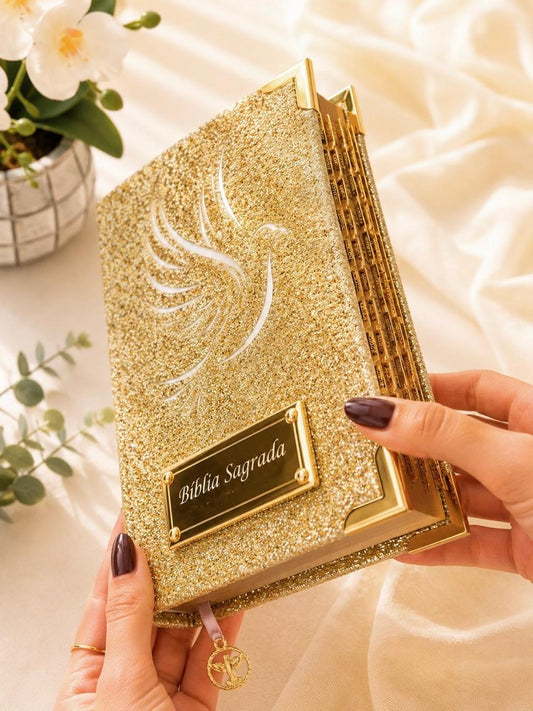Combo Bíblia Glitter Dourado Pombinha do Espírito + Cartela de índices + Placa grande