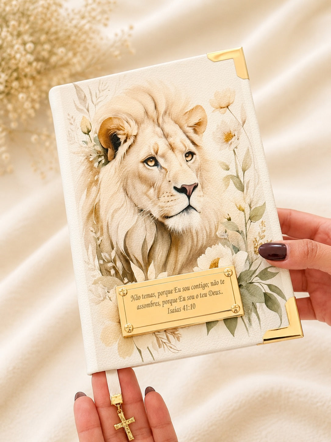 Combo Bíblia Courino Branco Leão Floral + Cartela de Índices + Placa Grande