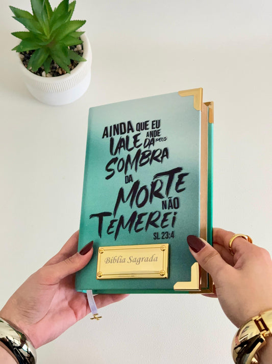 PRONTA ENTREGA - Bíblia Cetim Salmos 23:4 (Média NAA) + Placa Grande