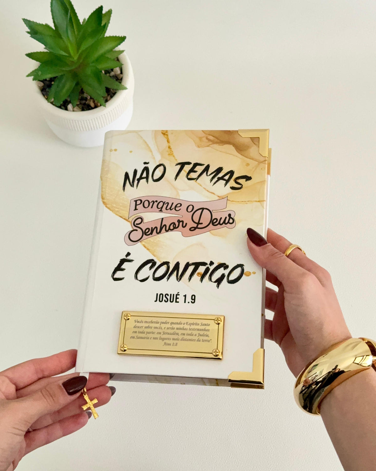 PRONTA ENTREGA - Bíblia papel premium c/prolam Josué 1:9  + Placa Grande