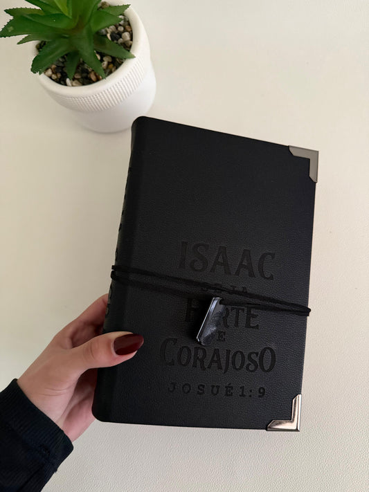 PRONTA ENTREGA - Bíblia Courino Preto Josué 1:9 com nome ISAAC (Média ARC)